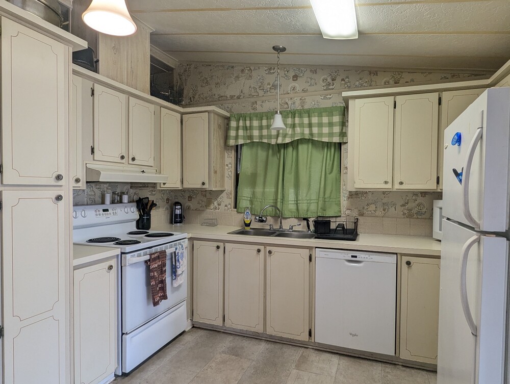 Strawberry Ridge Village