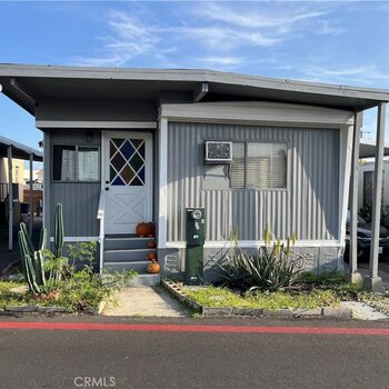 Thumbnail of mobile home