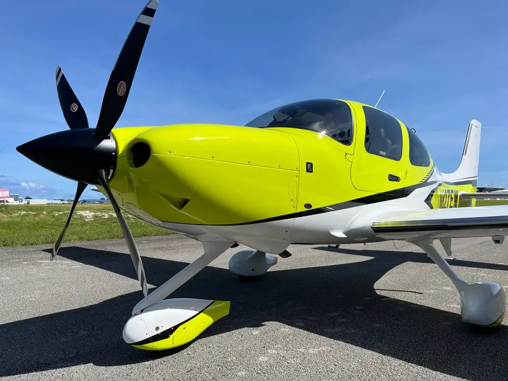 7199/cirrus-sr22-g7-turbo-2024-flightmarket-id-7199-52221.webp