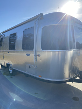 Thumbnail of RV