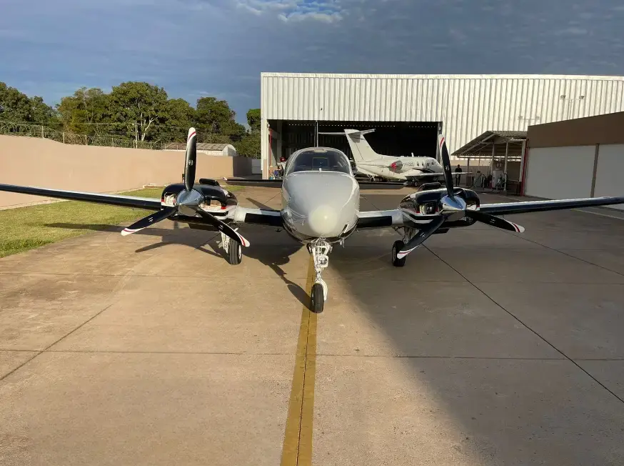 7515/beechcraft-baron-g58-2016-flightmarket-id-7515-32001.webp