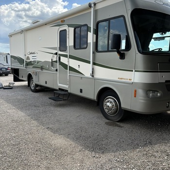 Thumbnail of RV