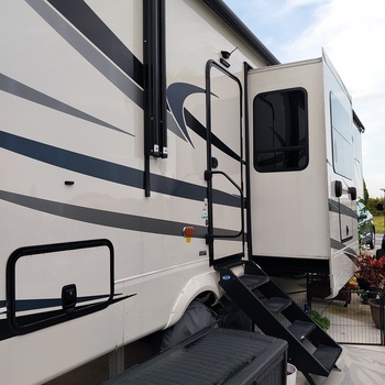 Thumbnail of RV