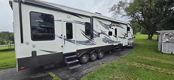 Thumbnail of RV