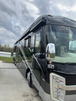 Thumbnail of RV