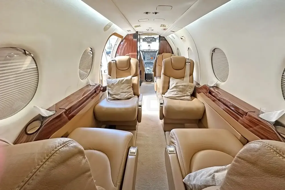 7722/beechcraft-beechjet-400a-1991-flightmarket-id-7722-19398.webp