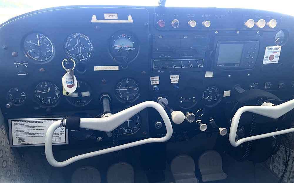 N1452Y Panel.jpg
