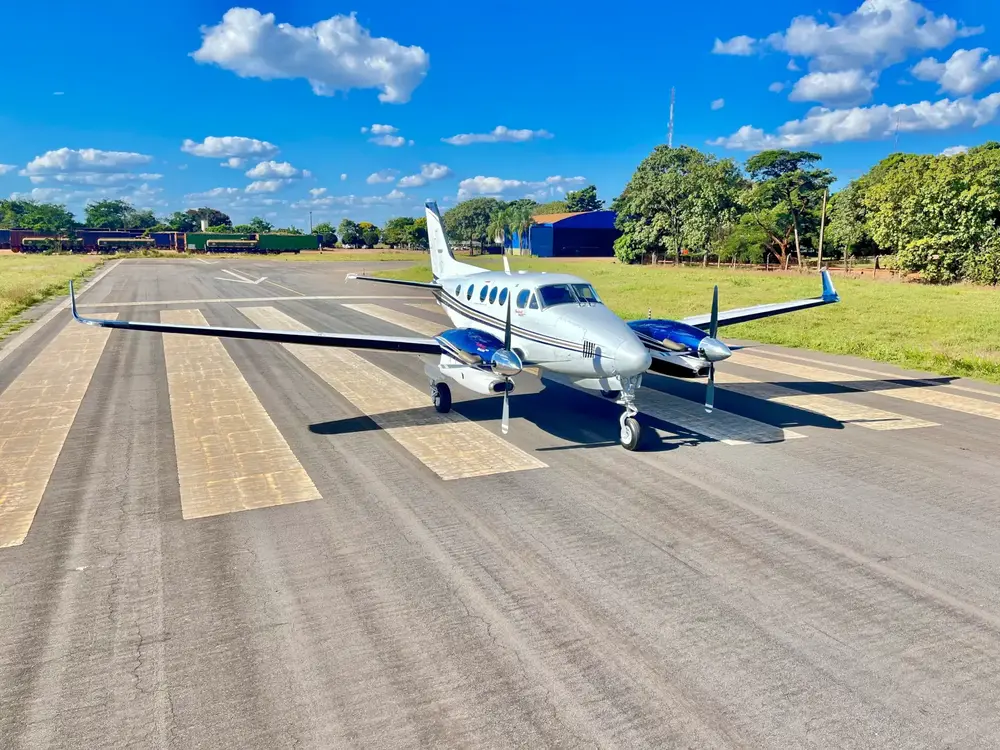 7493/beechcraft-king-air-c90gti-2008-flightmarket-id-7493-19152.webp