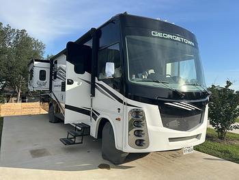 Thumbnail of RV