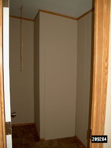 209284H-12.jpg