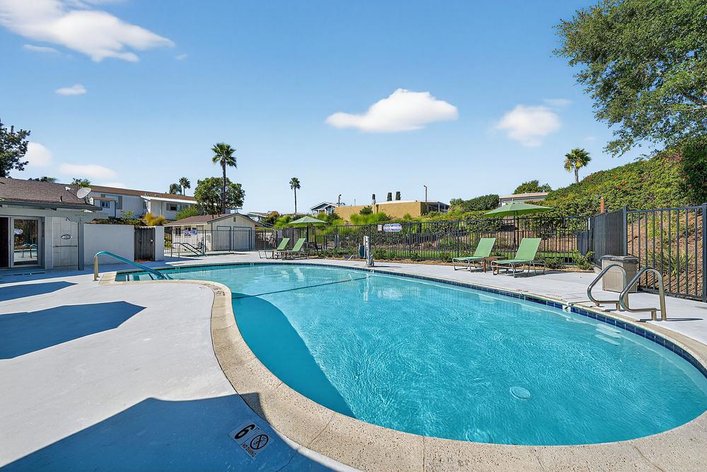 01 1120 E Mission Rd Fallbrook CA 92028 USA Exterior DSC02758