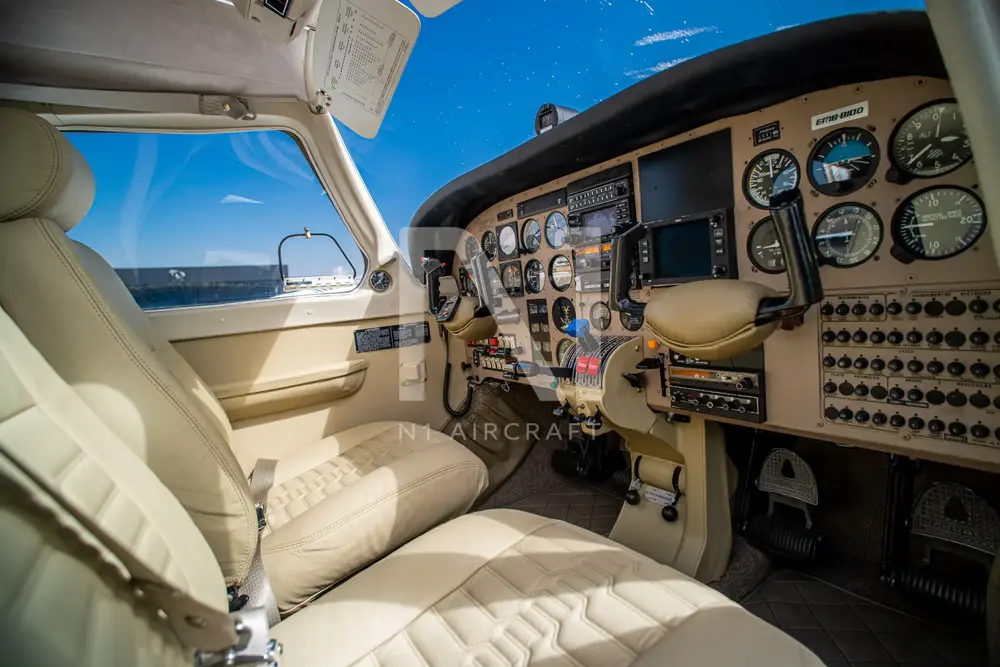 7699/neiva-piper-emb-810d-seneca-iii-1995-flightmarket-id-7699-53088.webp