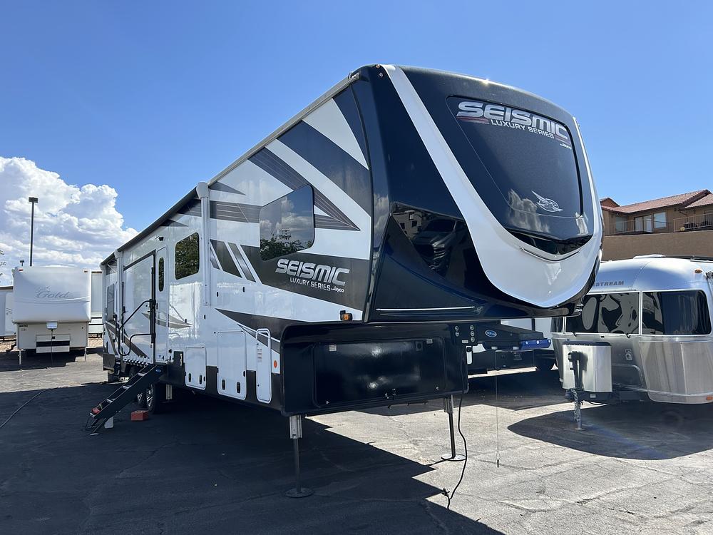 Photo of Rv