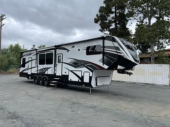 Thumbnail of RV