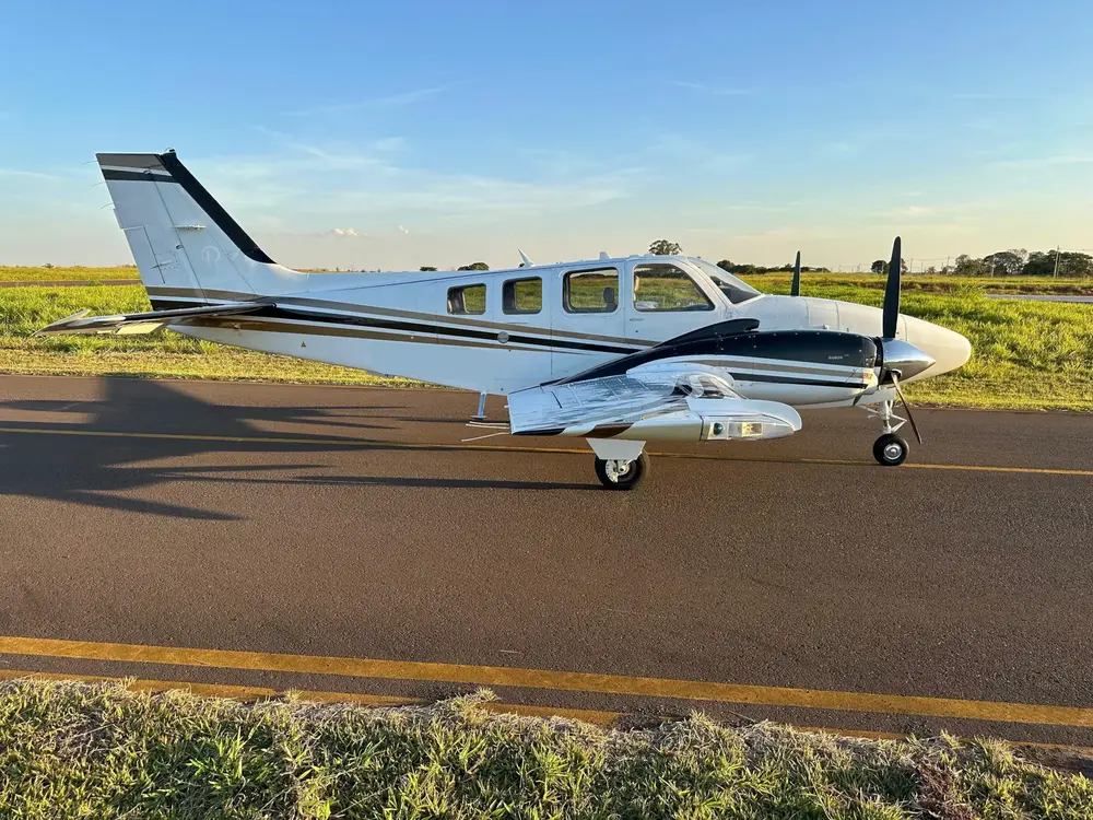 7513/beechcraft-baron-g58-2008-flightmarket-id-7513-45437.webp