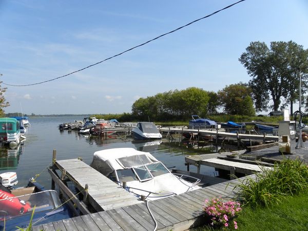 40+ boat slips