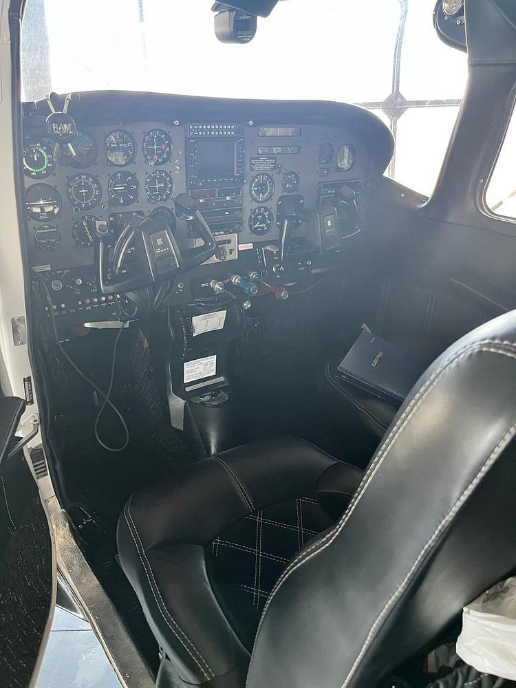 1978 206 avionics edit.jpg