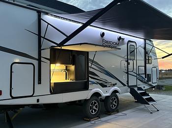 Thumbnail of RV