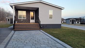 Thumbnail of mobile home