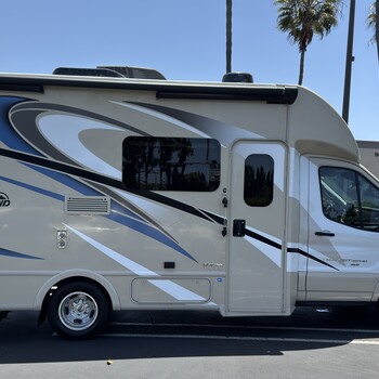 Thumbnail of RV