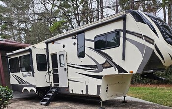 Thumbnail of RV