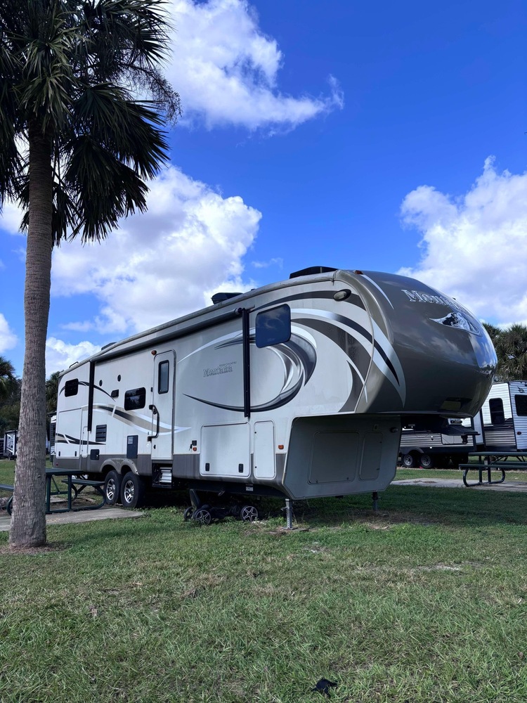 Photo of Rv