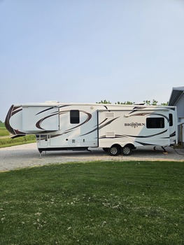 Thumbnail of RV