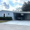 Mobile Home for Sale: Golf Course Elegance awaits: Amazingly Beautiful  &amp; fully remodeled 2 bed Home, Lakeland, FL
