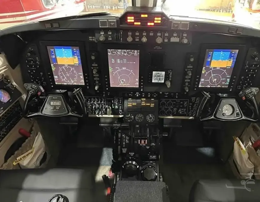 7351/beechcraft-king-air-350-2007-flightmarket-id-7351-07392.webp