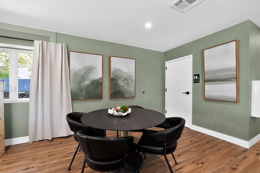 44 10601 N Horseshoe Bend Rd Dining room 7617 (1)