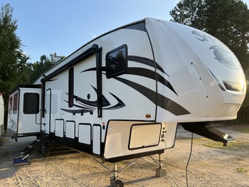 Thumbnail of RV