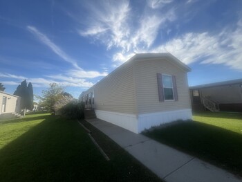 Thumbnail of mobile home