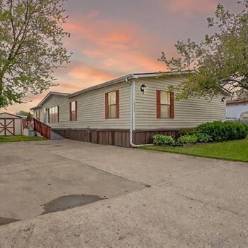 Thumbnail of mobile home