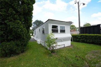 Thumbnail of mobile home