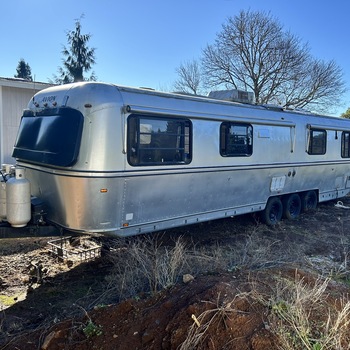 Thumbnail of RV