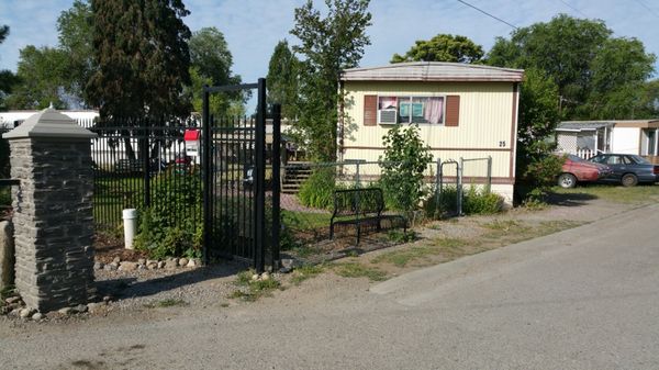 EA People Gate