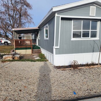 Thumbnail of mobile home