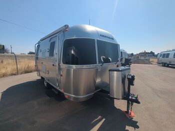 Thumbnail of RV