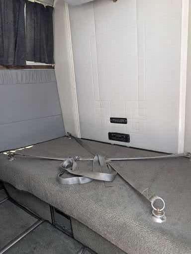 6b23e_6 interior baggage.jpg