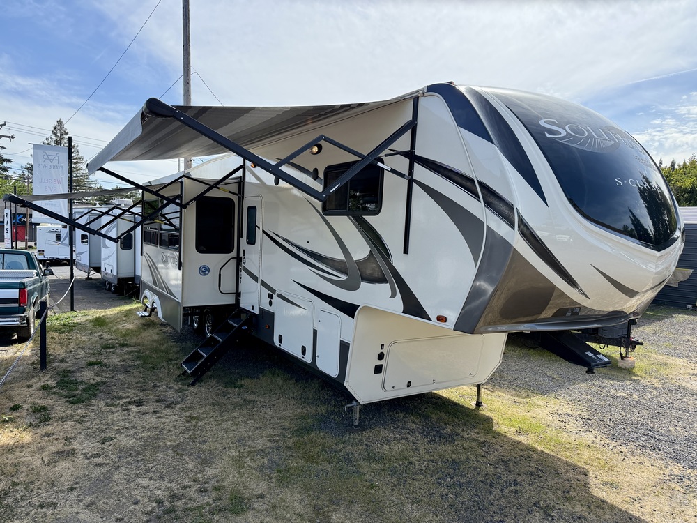 Photo of Rv