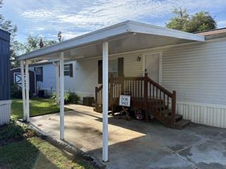 Thumbnail of mobile home