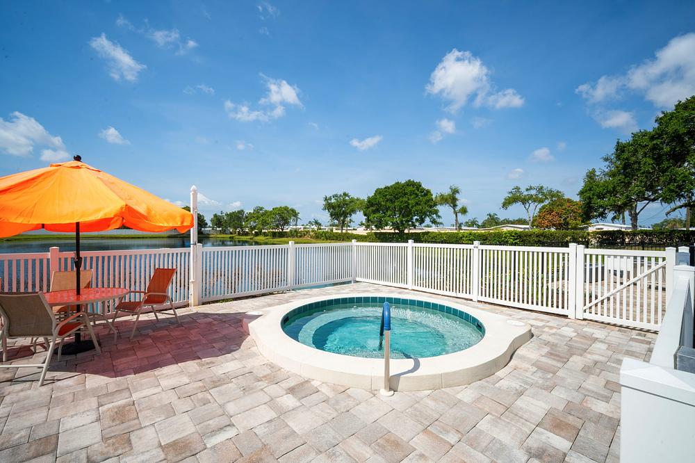 06 4801 9th St E Bradenton FL 34203 USA Exterior DSC06454 scaled 1