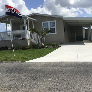 Thumbnail of mobile home