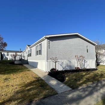 Photo of 3 Bed 2 Bath 1995 Doublewide