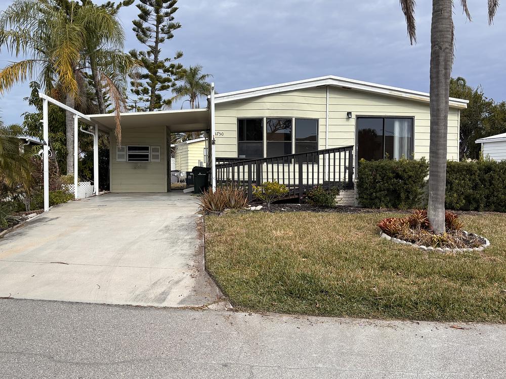 Camelot Lakes Village