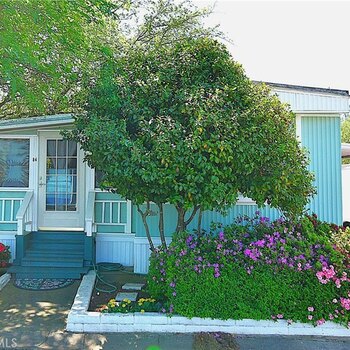 Thumbnail of mobile home