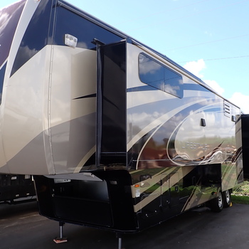 Thumbnail of RV