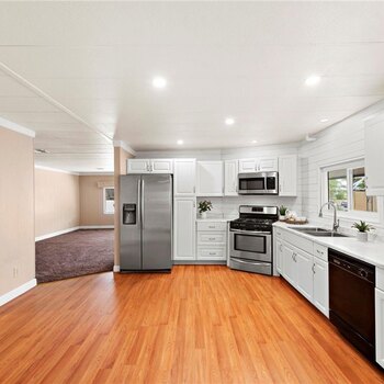 Thumbnail of mobile home