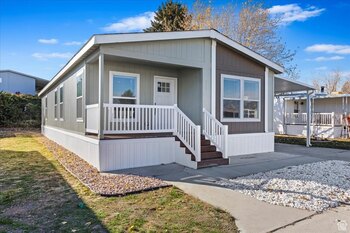 Thumbnail of mobile home