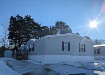 Thumbnail of mobile home